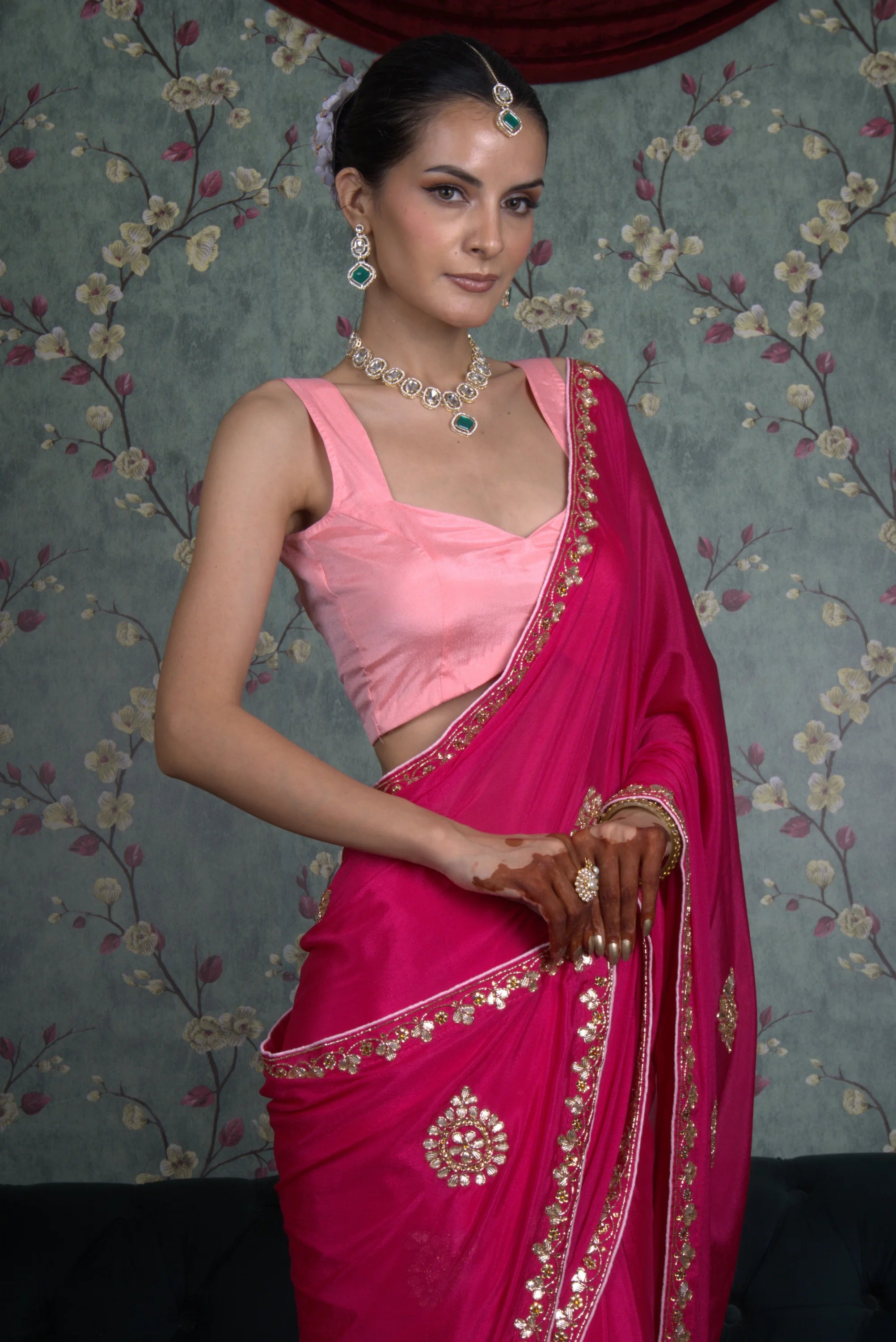 Gulabi Noor Saree